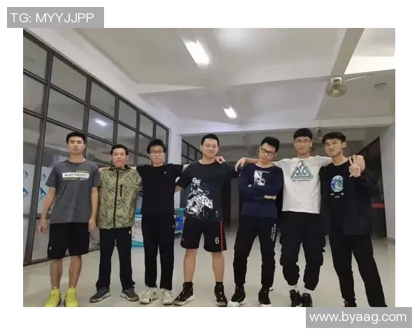 重庆篮球队的默契配合揭秘:从战术到团队精神的深度剖析